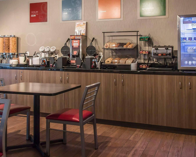 Food & Drinks 5, Comfort Inn Thunder Bay, Thunder Bay