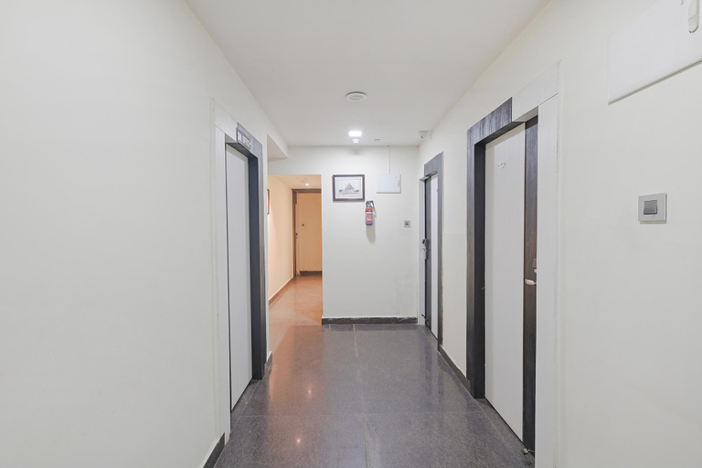 Public Area 2, Fabhotel Prime Middleton, Cuttack