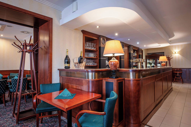 Food & Drinks 5, Hotel Villa, Praha 3