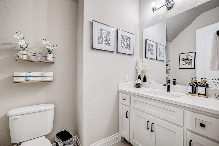 Bathroom 3, Exquisite Dog-friendly Home With Balcony, Enclosed Yard, Central AC, & W/D, Travis