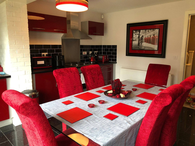 Dining room 2, Room-cozy Sheffield Guest Room With Shar, Sheffield