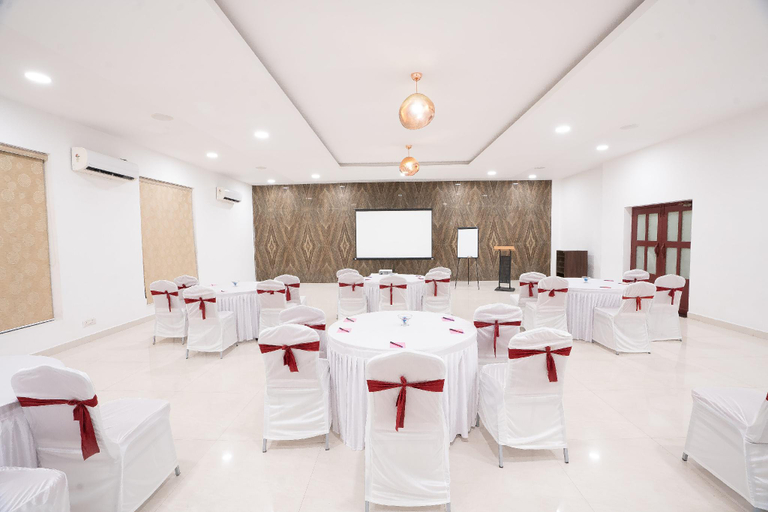 Food & Drinks 4, Shelter Beach Resort - Ecr, Kancheepuram