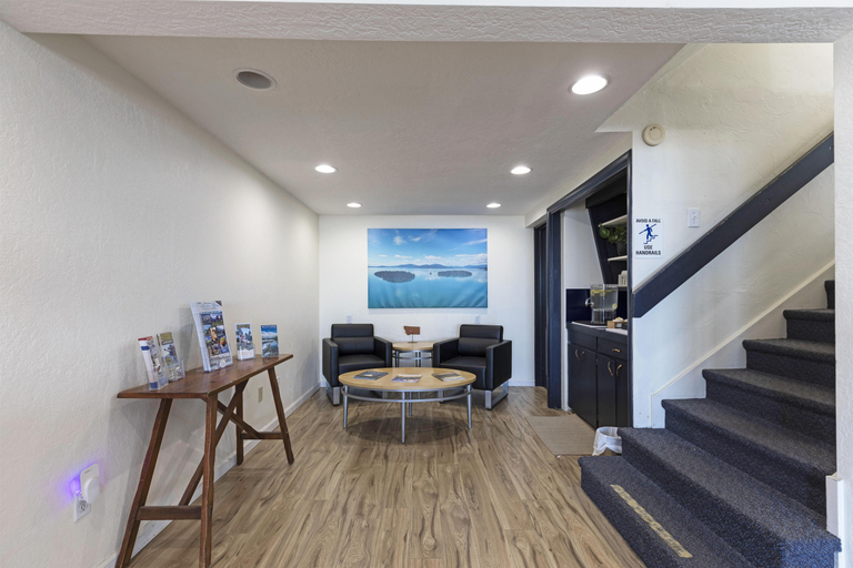 Public Area 2, Americas Best Value Inn Polson, Lake