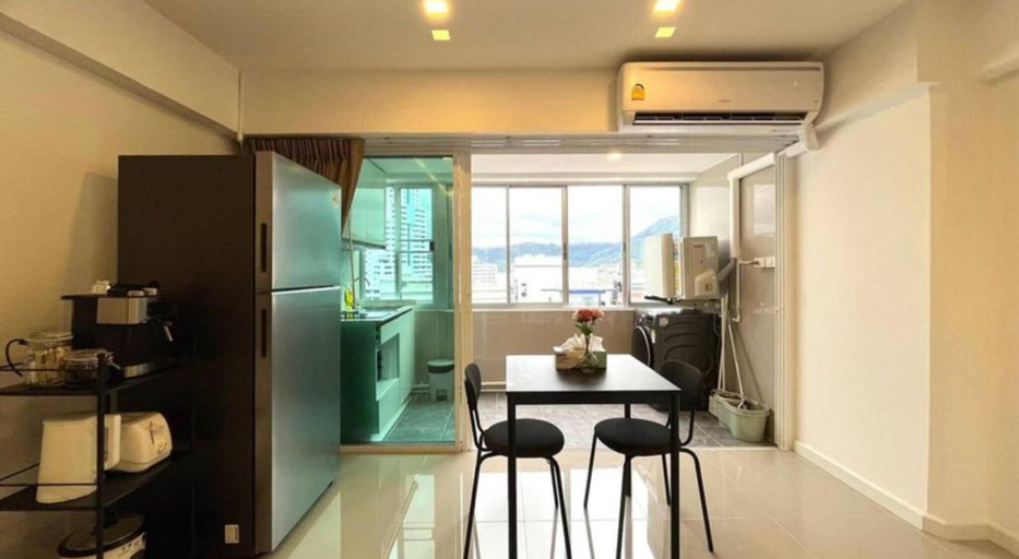 Dining room 4, Heritage - Modern Studio Shared Pool, City Centre, Phuket Island