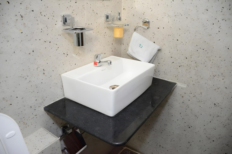 Bathroom, Lime Tree Dormitory, Jamnagar