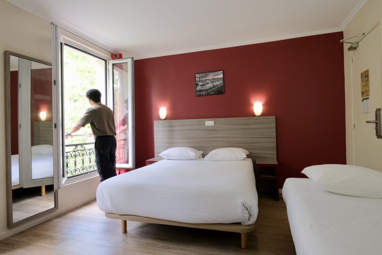 Bedroom 4, Hipotel Paris Gambetta République, Paris