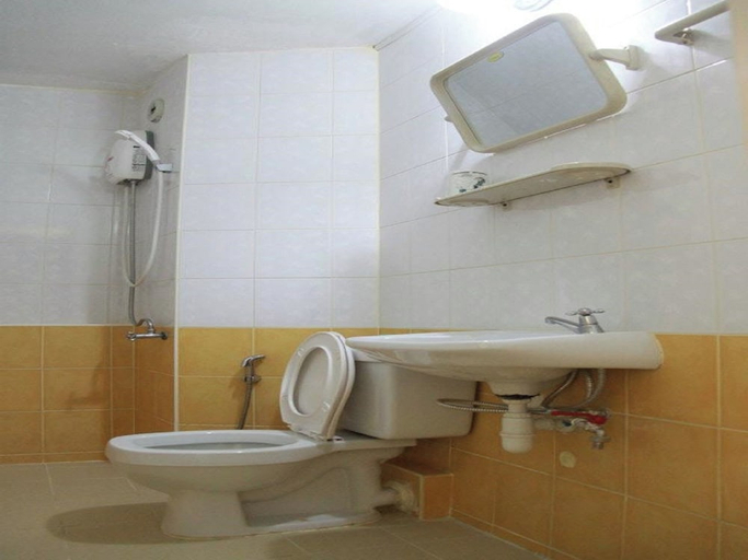 Bathroom, Thailand Taxi Apartment Hostel, Pak Kret