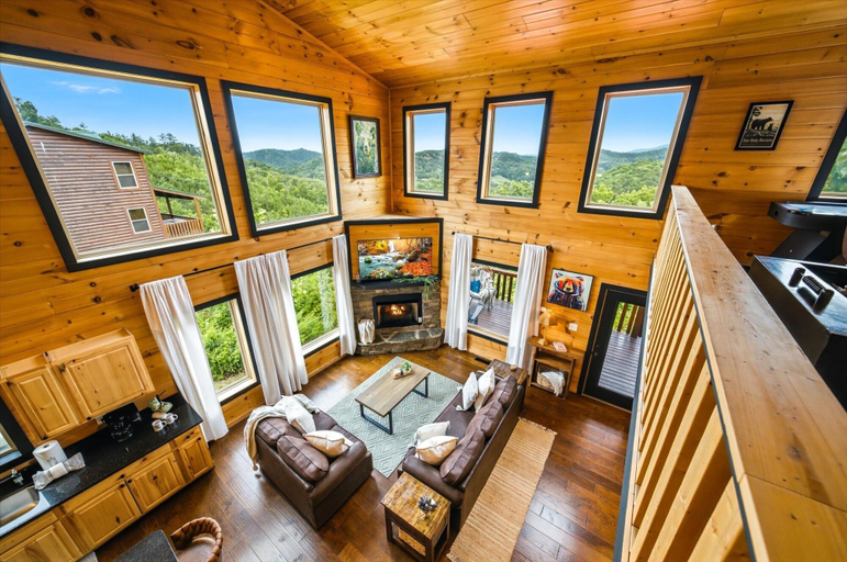 Room 5, Heavenly Daze, Sevier