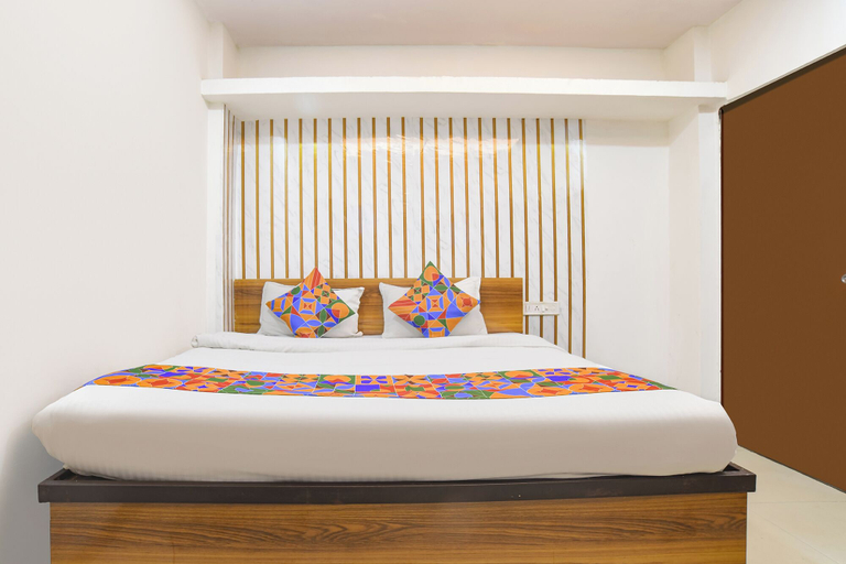 Room 4, FabHotel Manjulam Regency, Rajendra Nagar, Indore
