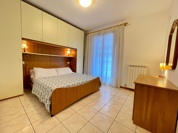 Bedroom 5, Comfortable Flat With Shared Pool, Venezia