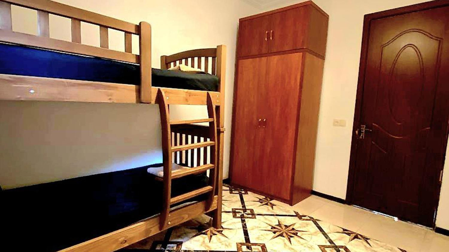 Bedroom 3, Good Night, Tbilisi