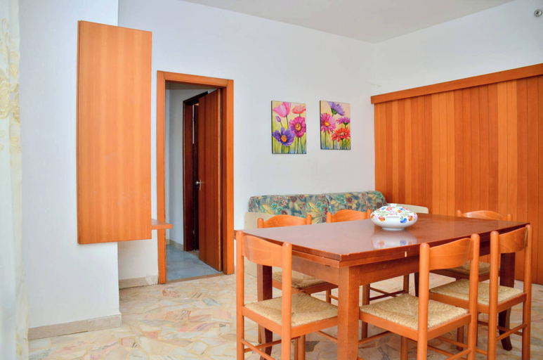 Dining room 4, Semi-detached Villa With Large Private Garden, Venezia