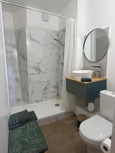 Bathroom 2, La Maison de Laulie, Hautes-Pyrénées