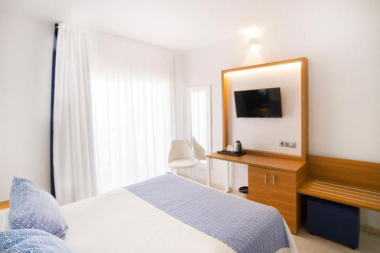 Bedroom 3, Ibersol Torremolinos Beach, Málaga