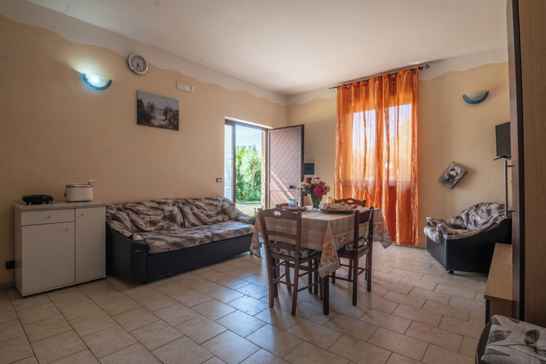 Living area 5, Villa Baronia, Salerno
