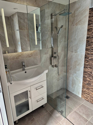 Bathroom 3, Apartment in the Heart of Bondi, Sydney