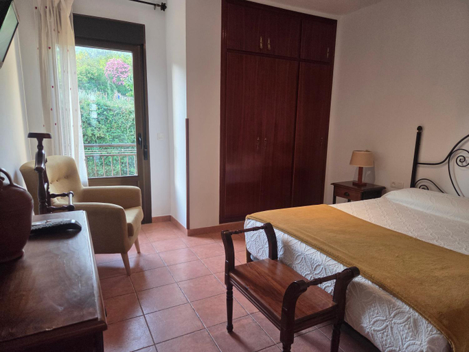 Bedroom 2, Apartamentos & Casa Rural Boada con Jardin Interior y Barbacoa, Cáceres