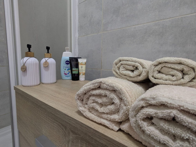 Bathroom 4, Valletta Cosy Apartment