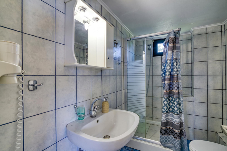 Bathroom, Analipsi Villas Beach Front, West Greece