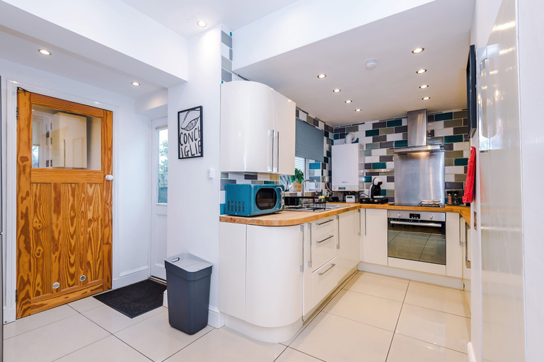Room 3, Spacious 3 Bed Home - Ideal for Business Stays, Cheshire East