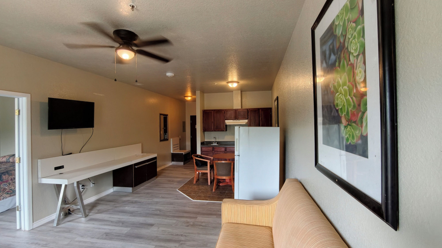 Others 5, Studio 7 By Capital O Killeen I-14, Bell