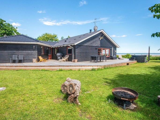 Others 4, 4 Star Holiday Home in Hadsund, Mariagerfjord