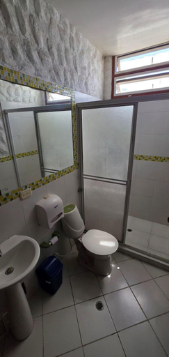 Bathroom 3, Fatima Hostel Santa Marta, Santa Marta (Dist. Esp.)