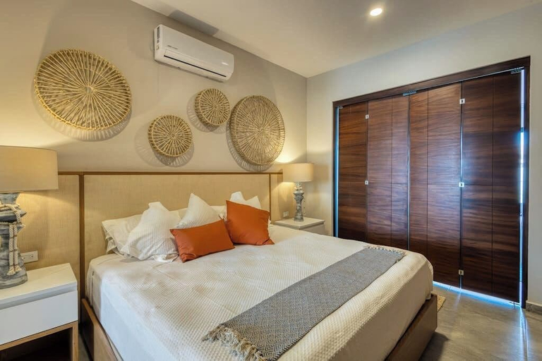 Room 3, Peaceful Coastal Stay With Pool, Balcony & Fitness Center, La Paz