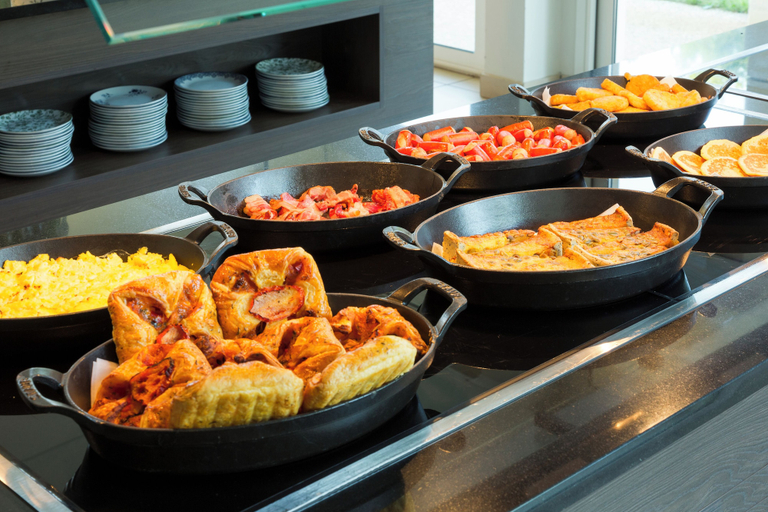 Breakfast buffet, SOWELL HÔTELS Domaine du Golf d'Albret, Lot-et-Garonne