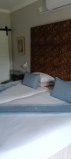 Bedroom 2, 68Warren, Dr Ruth Segomotsi Mompati