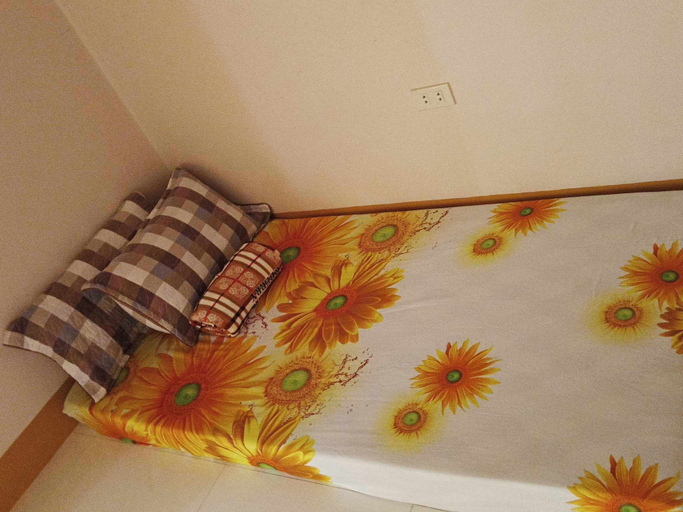 Others 5, Room-aremen Transient, the no Hassle and, San Juan