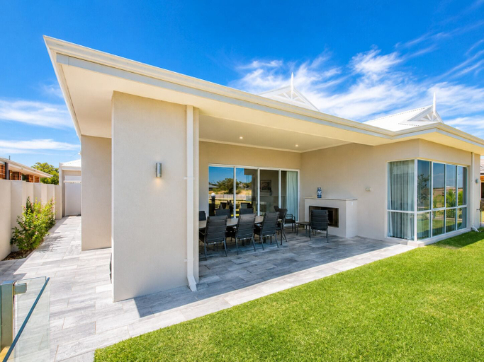 Others 3, A Waterside Paradise, Busselton