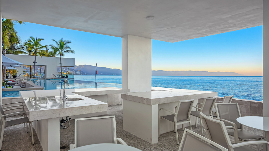 Pool 5, Gorgeous 1BR with Pools & Sea Views, Puerto Vallarta