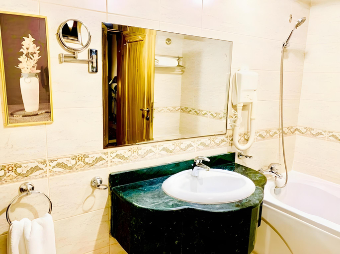 Bathroom 5, Rotana Serviced Apartments, Jeddah
