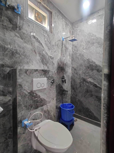 Bathroom 2, Hotel Abhi Residency, Delhi