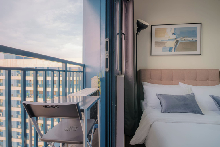 Balcony 4, Room-makati Penthouse Studio With City V, Makati City
