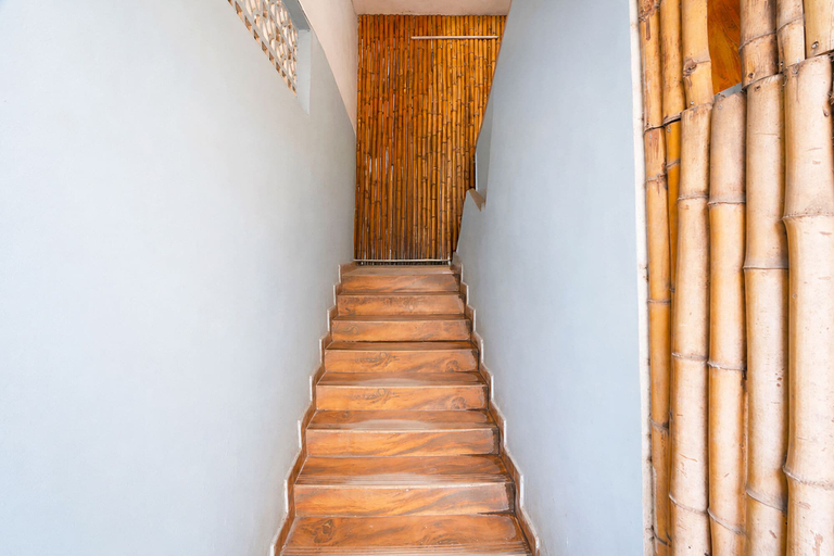 Staircase 4, Fabhotel Moon Stay - Nr Urappakkam Railway Station, Chennai