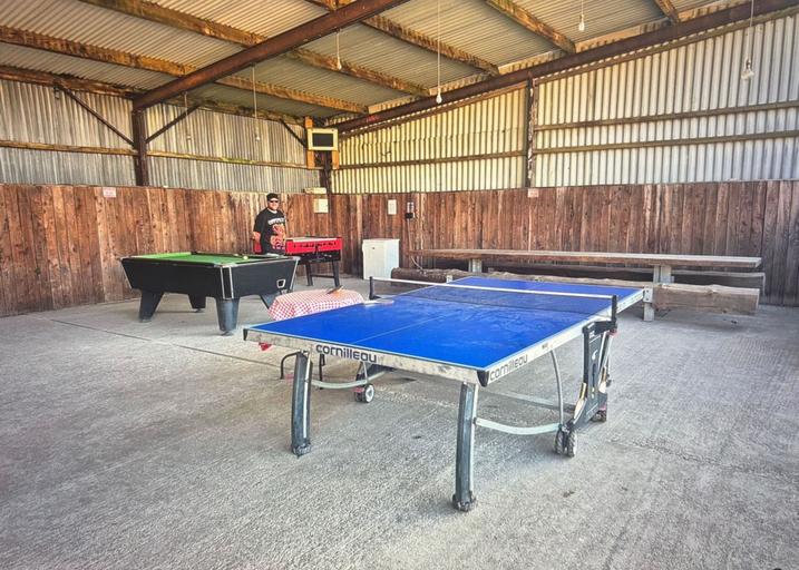 Game room, Yurt with Private Hot Tub and Bathroom, Dorset