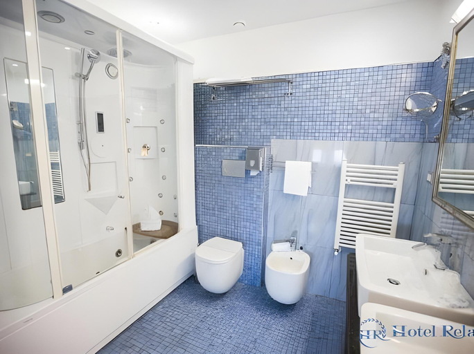 Bathroom 4, Hotel Relax Roma Nord, Roma
