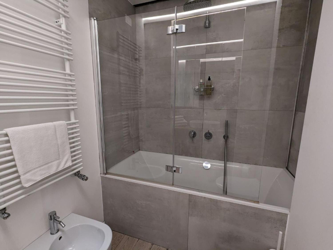 Bathroom 2, Papavero 70, Bergamo