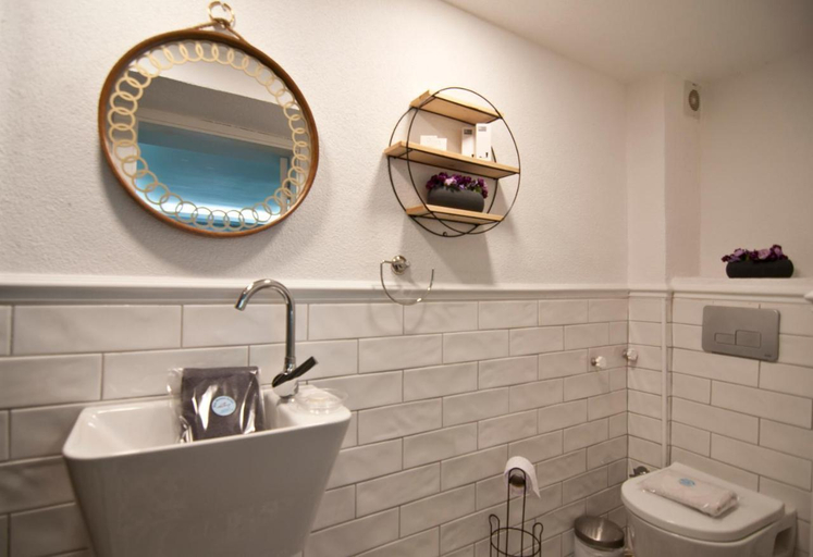 Bathroom 3, Blue Mosque Suites 2 - Old City Sultanahmet, Fatih