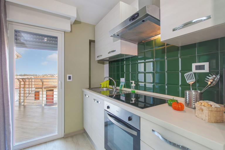 Private kitchen 3, Casa Golf a 200m From The Sea, Syracuse