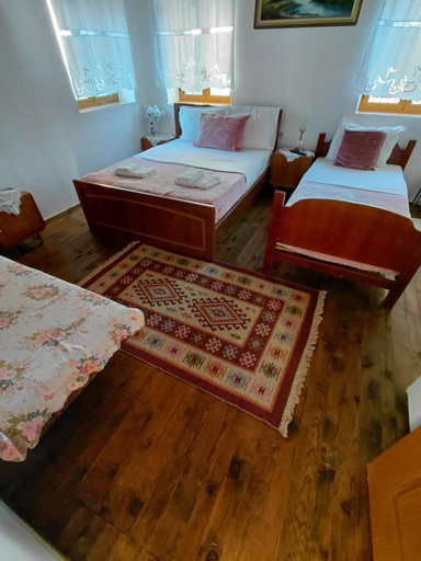 Bedroom 2, Loykas rooms, Gjirokastrës