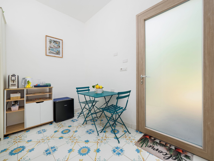 Living area 3, De Vivo Realty - Boscosfera Amalfi, Salerno