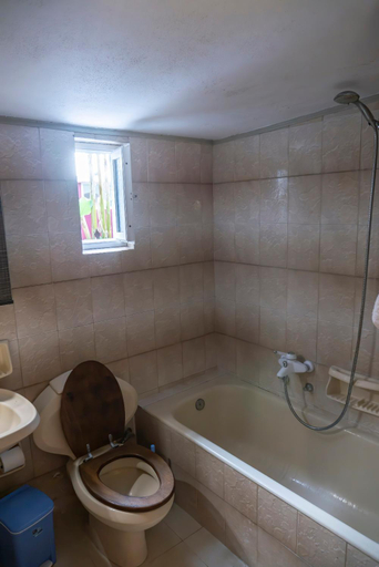 Bathroom 3, Koskinou Apartments, South Aegean
