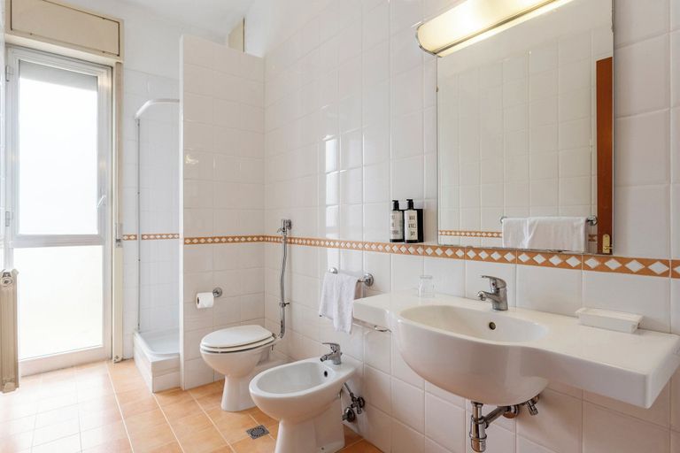 Bathroom 5, Crisol Europa, Palermo