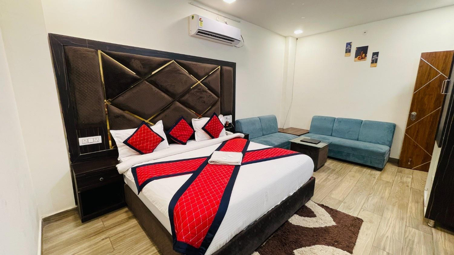 Bedroom 3, Hotel Shreya Galaxy, Dehradun