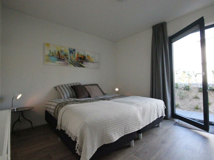 Room 3, Cube Magnifique 8, Haarlemmerliede c.a.
