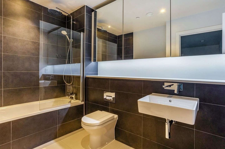 Bathroom 4, The Central Mount-balcony-gym-parking, Manchester