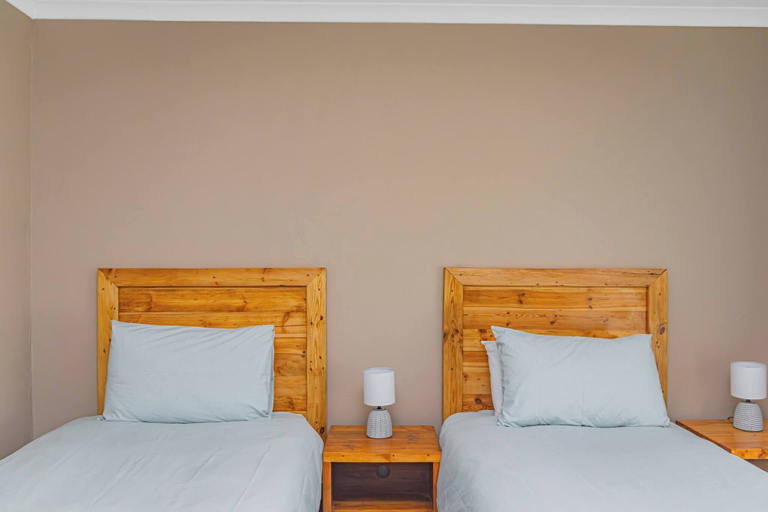 Room 5, No1 Airville Sol, 9 min Drive to Cresta Mall, City of Johannesburg